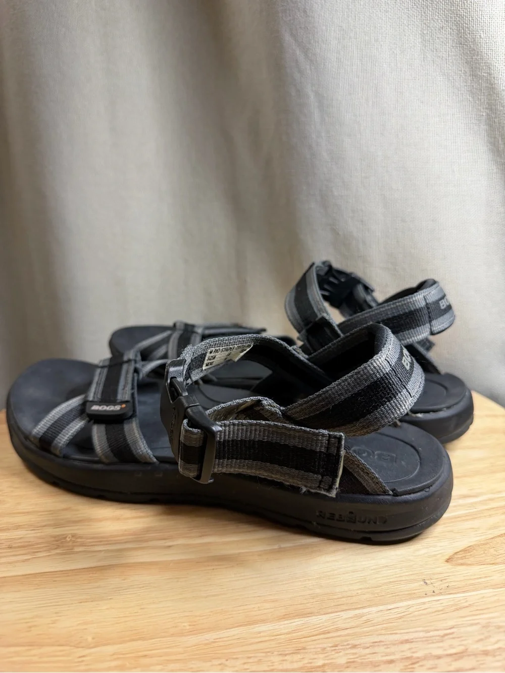 Bogs Men’s Rio stripes sandals